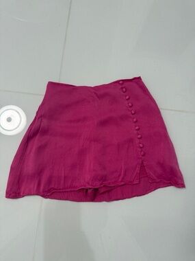 Zara pink Button-Front Mini Skirt
1165/338/620